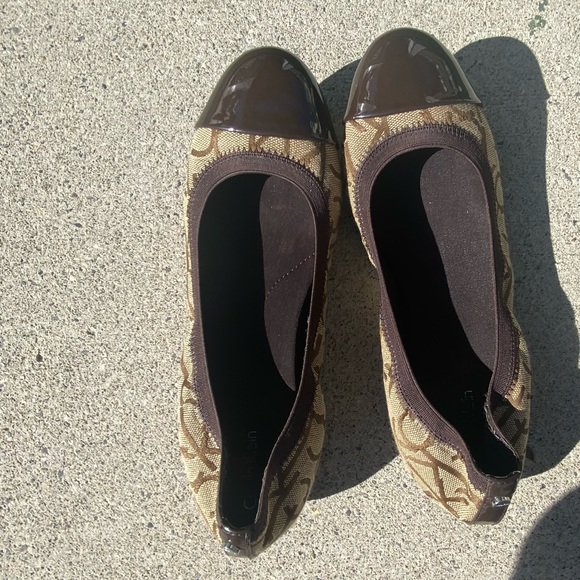 Calvin Klein women ballet slip on shoes, two toned brown CK logo. Size 8M. Used. - Picture 10 of 12